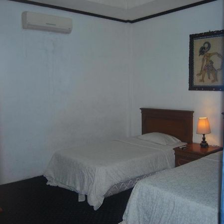 Sadinah Sahid Josodipuro Hotel Colomadu Buitenkant foto