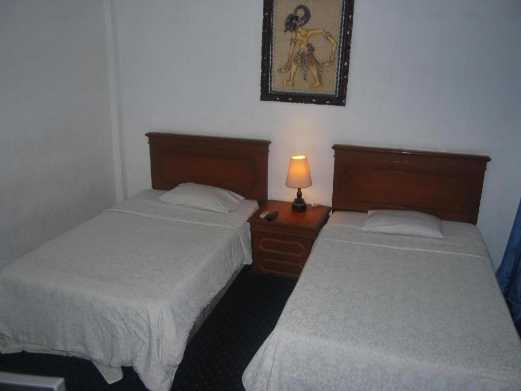 Sadinah Sahid Josodipuro Hotel Colomadu Buitenkant foto