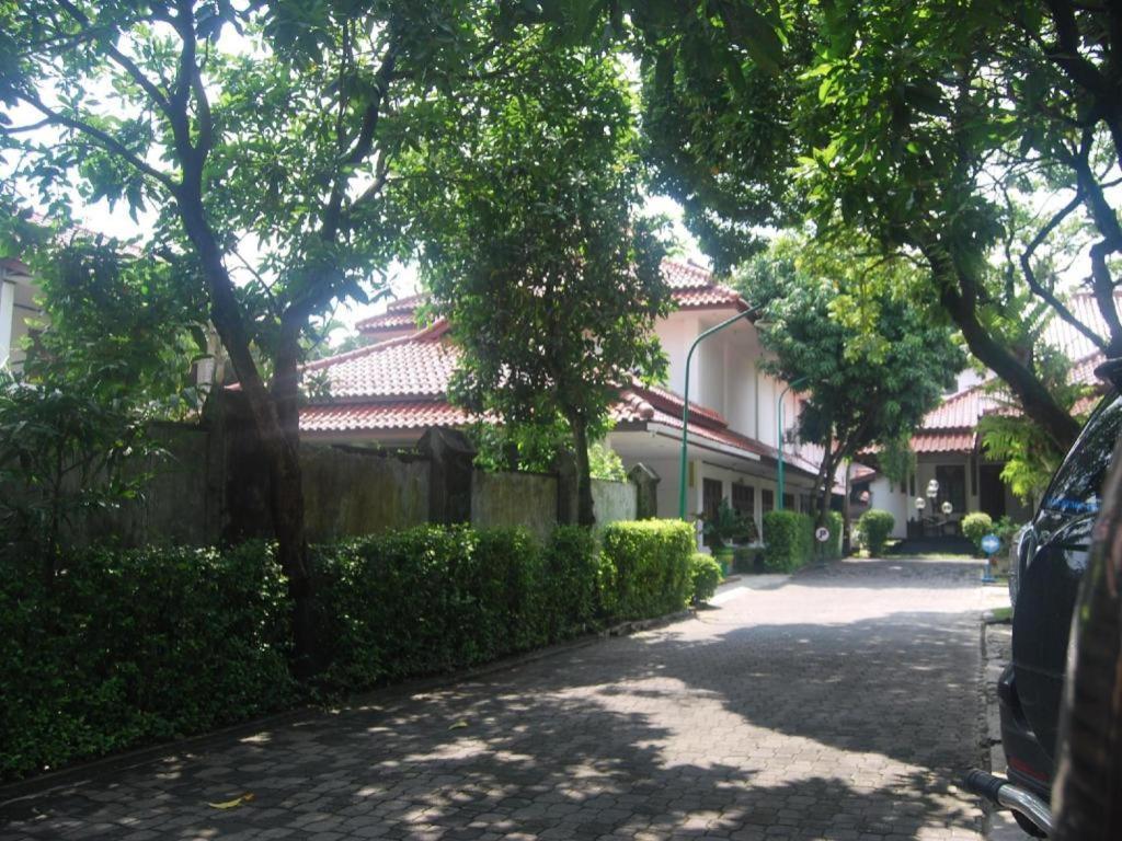 Sadinah Sahid Josodipuro Hotel Colomadu Buitenkant foto