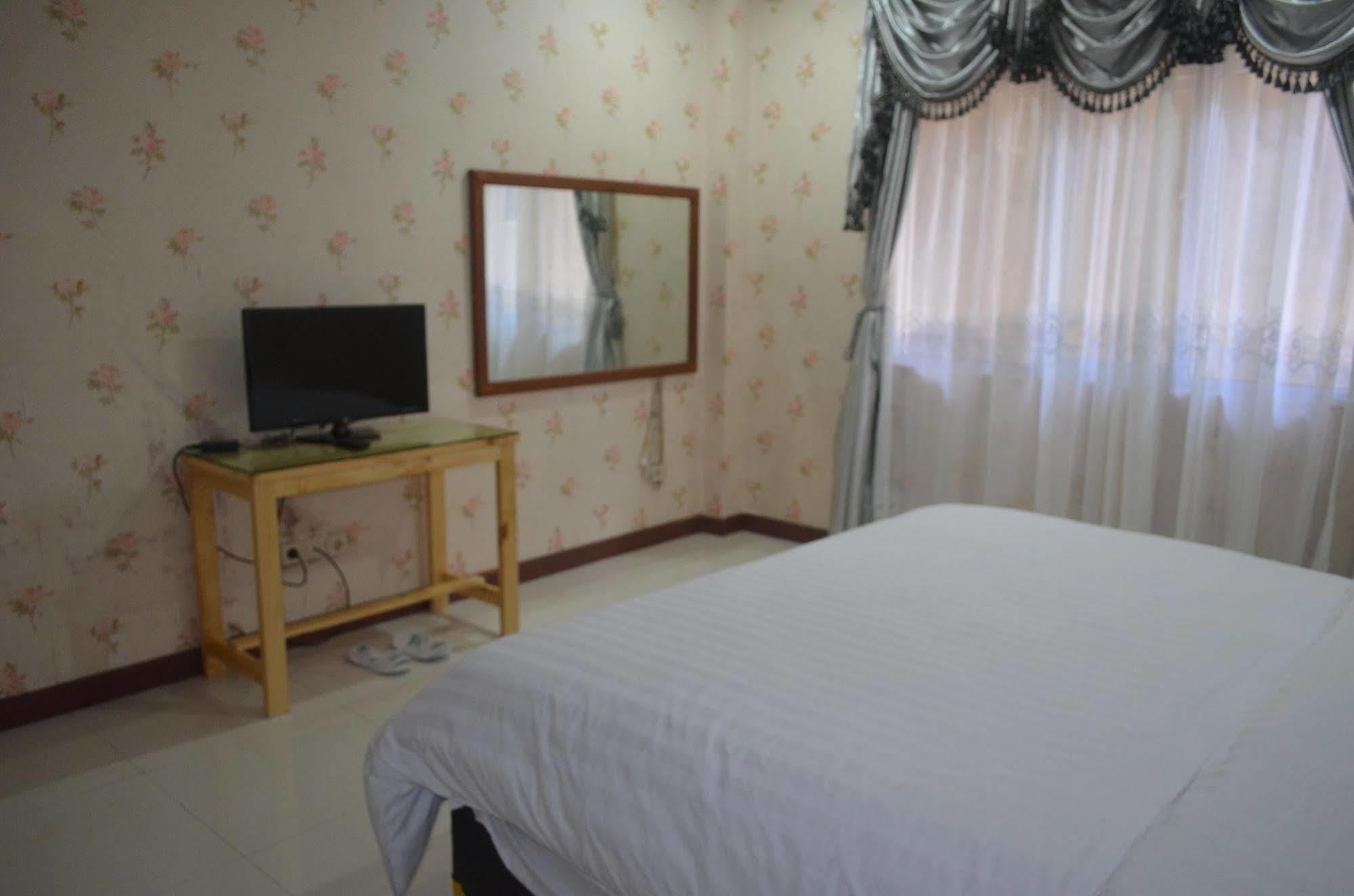Sadinah Sahid Josodipuro Hotel Colomadu Buitenkant foto