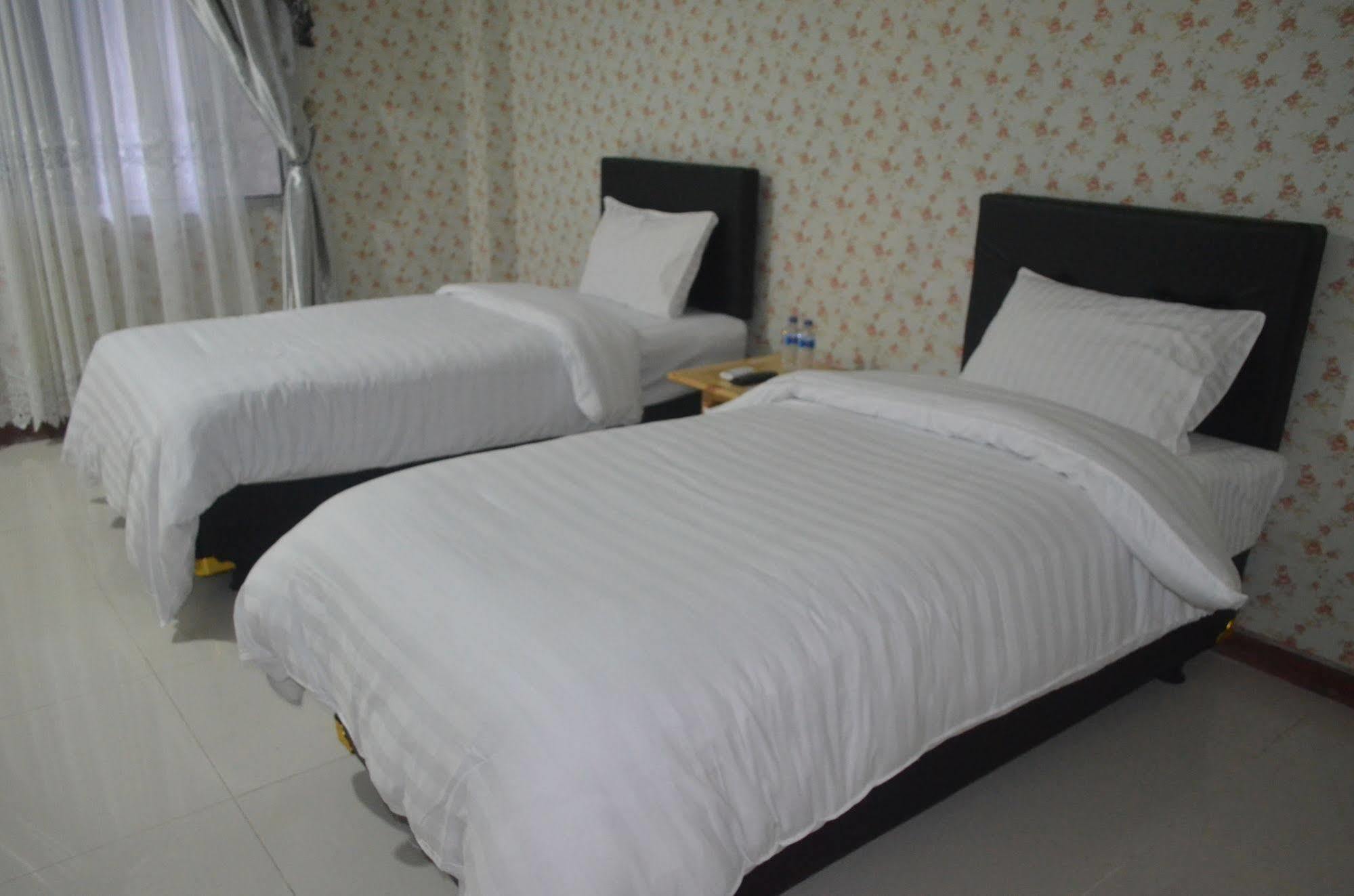 Sadinah Sahid Josodipuro Hotel Colomadu Buitenkant foto